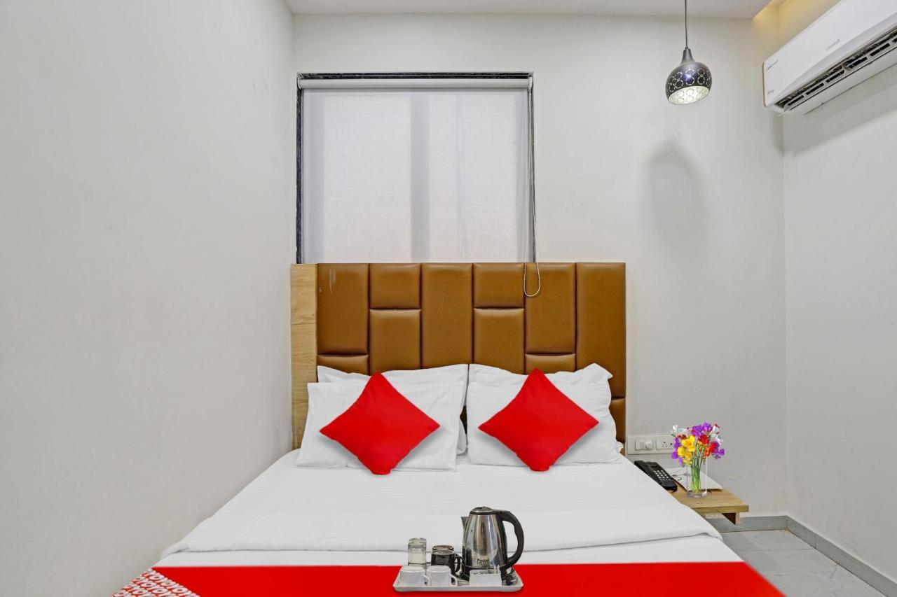 Hotel O Royal Orbit 苏拉特 外观 照片