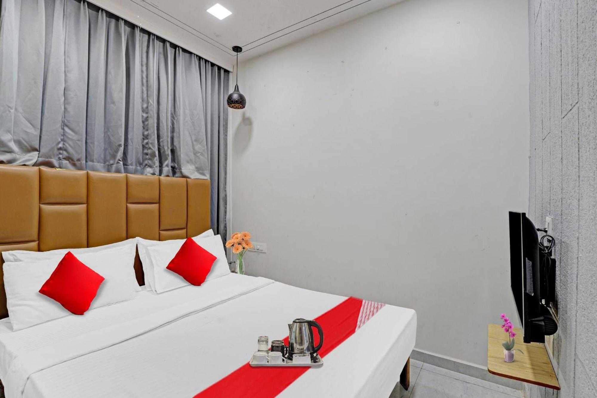 Hotel O Royal Orbit 苏拉特 外观 照片