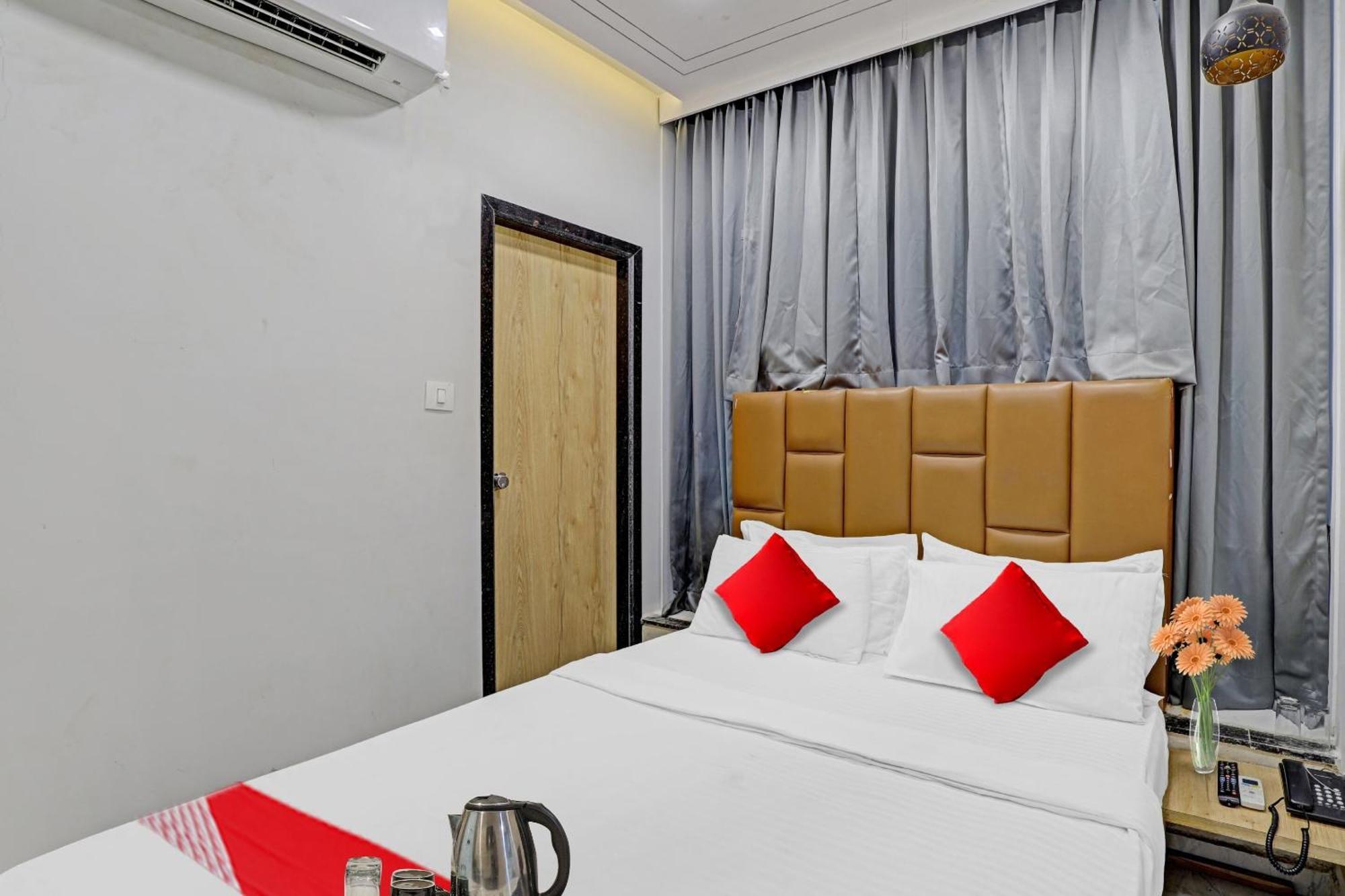 Hotel O Royal Orbit 苏拉特 外观 照片